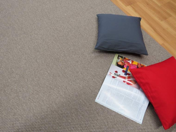 Flachgewebe Teppich braun mit Vlies
