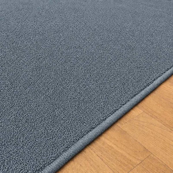 Blaugrauer Teppich