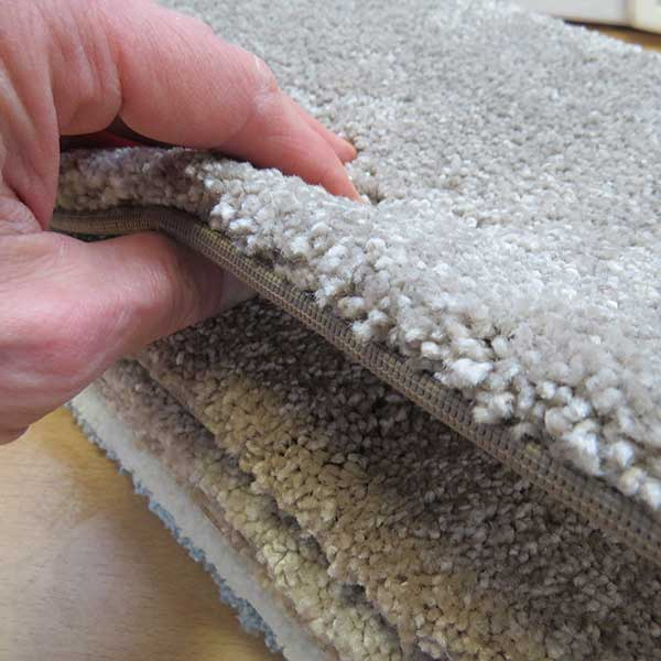 Körniger Kräuselvelour als Teppich nach Maß