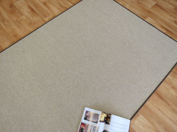 Flachgewebe Teppich braun