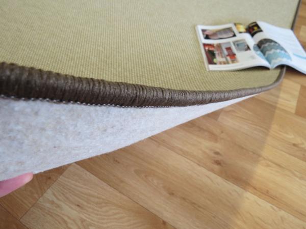 Flachgewebe Teppich braun mit Vlies